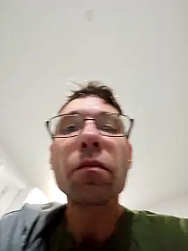 Snapshot of Iliketocooksquirt25 chatting on 11/14/25, 08:02 Iliketocooksquirt25 online show from 11/14/25, 08:02