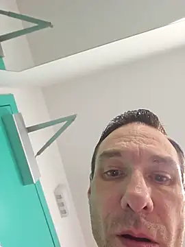 Snapshot of Iliketocooksquirt25 chatting on 11/26/25, 10:33 Iliketocooksquirt25 online show from 11/26/25, 10:33