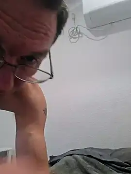 Snapshot of Iliketocooksquirt25 chatting on 12/04/25, 03:16 Iliketocooksquirt25 online show from 12/04/25, 03:16