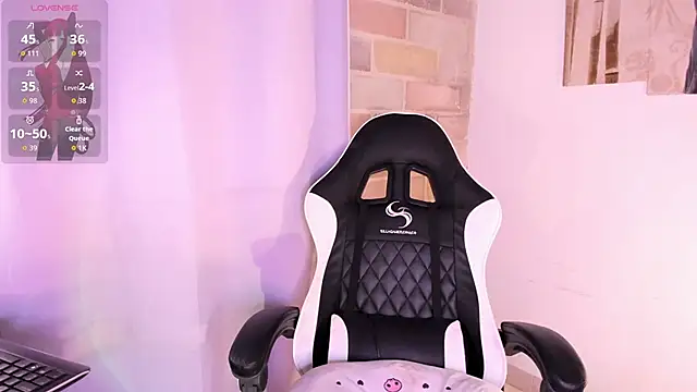 Snapshot of Im_Scarlet chatting on 10/01/25, 10:05 Im Scarlet online show from 10/01/25, 10:05