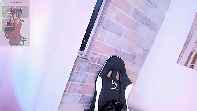 Snapshot of Im_Scarlet chatting on 10/20/25, 11:05 Im Scarlet online show from 10/20/25, 11:05