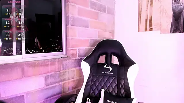 Snapshot of Im_Scarlet chatting on 10/26/25, 11:42 Im Scarlet online show from 10/26/25, 11:42