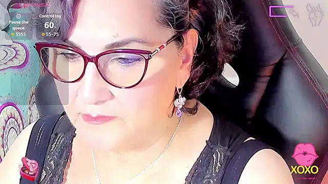 cataleya mom online show from 09/15/25, 04:23