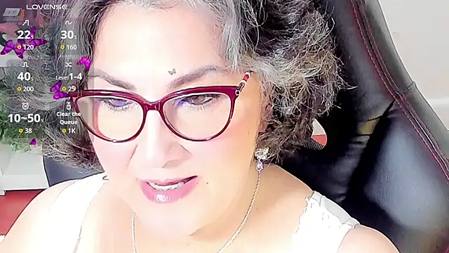 cataleya mom online show from 10/14/25, 04:02