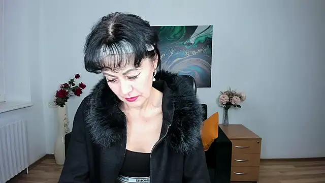Snapshot of Silvia_Wallec chatting on 12/02/25, 06:47 Silvia Wallec online show from 12/02/25, 06:47