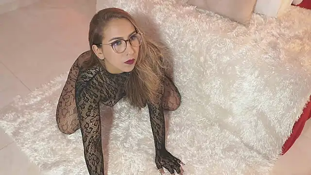 Snapshot of Sofia_Cooper_ chatting on 10/10/25, 07:46 Sofia Cooper  online show from 10/10/25, 07:46