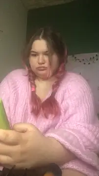 Snapshot of Freakcute_ chatting on 03/11/25, 01:45 Freakcute  online show from 03/11/25, 01:45