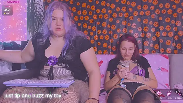 Snapshot of Freakcute_ chatting on 10/23/25, 02:27 Freakcute  online show from 10/23/25, 02:27
