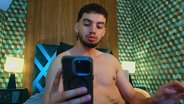 Snapshot of Michael_magno chatting on 10/30/25, 07:47 Michael magno online show from 10/30/25, 07:47