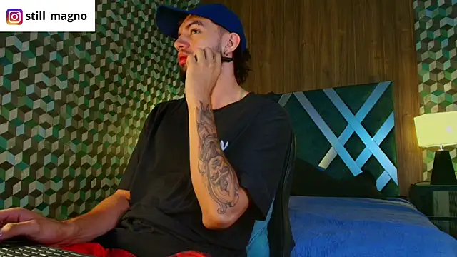 Snapshot of Michael_magno chatting on 11/20/25, 12:05 Michael magno online show from 11/20/25, 12:05