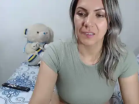 Chantal hott online show from 12/13/24, 02:43