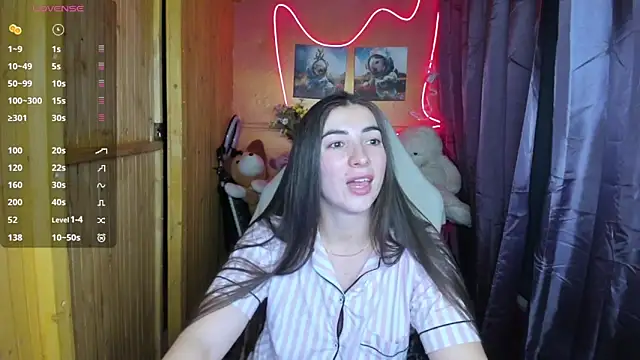 Fiery Brunette  online show from 12/12/24, 05:15