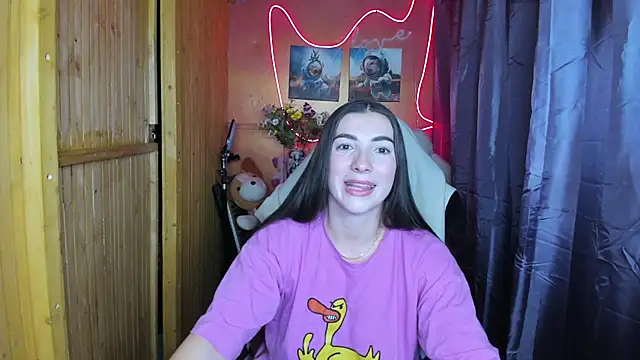Fiery Brunette  online show from 12/18/24, 12:51
