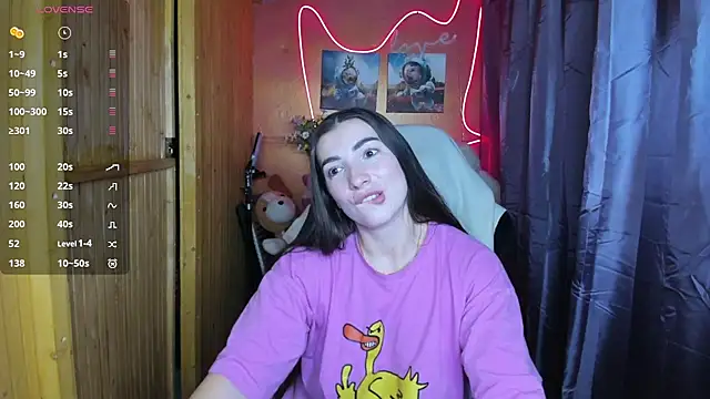 Fiery Brunette  online show from 12/22/24, 04:39
