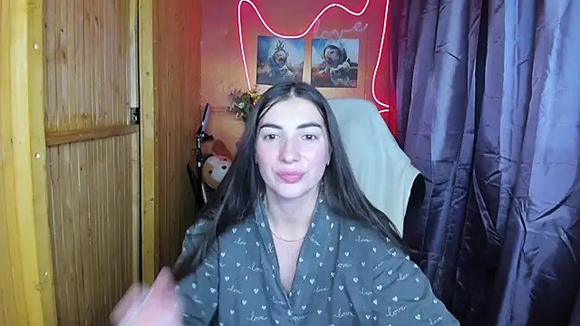 Fiery Brunette  online show from 12/26/24, 08:50