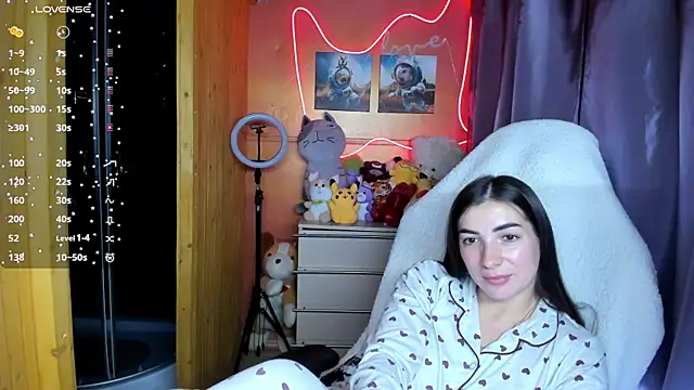 Snapshot of Fiery_Brunette_ chatting on 09/19/25, 06:48 Fiery Brunette  online show from 09/19/25, 06:48