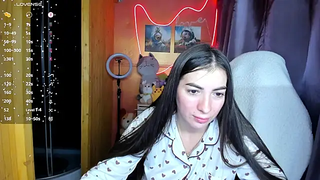 Snapshot of Fiery_Brunette_ chatting on 09/20/25, 05:41 Fiery Brunette  online show from 09/20/25, 05:41