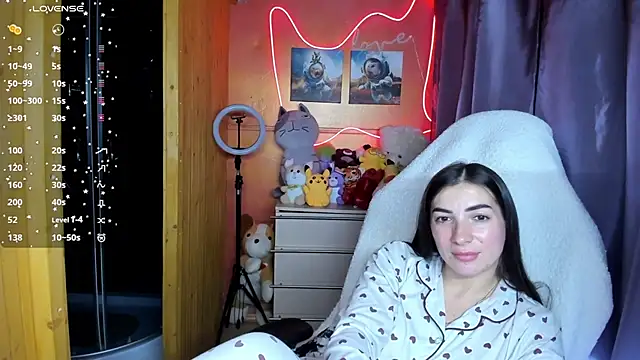 Snapshot of Fiery_Brunette_ chatting on 09/30/25, 07:13 Fiery Brunette  online show from 09/30/25, 07:13