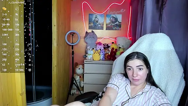 Snapshot of Fiery_Brunette_ chatting on 10/07/25, 03:31 Fiery Brunette  online show from 10/07/25, 03:31