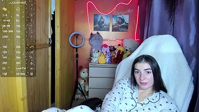 Snapshot of Fiery_Brunette_ chatting on 10/08/25, 05:49 Fiery Brunette  online show from 10/08/25, 05:49