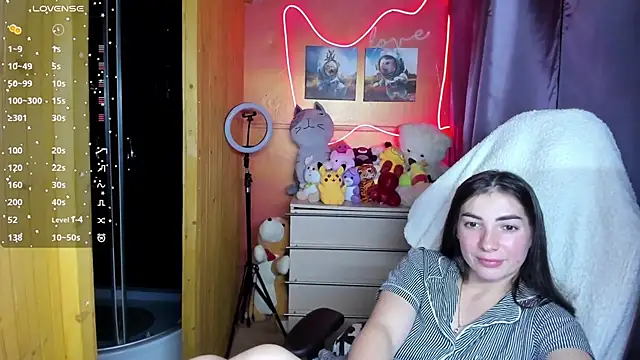 Snapshot of Fiery_Brunette_ chatting on 10/13/25, 05:51 Fiery Brunette  online show from 10/13/25, 05:51