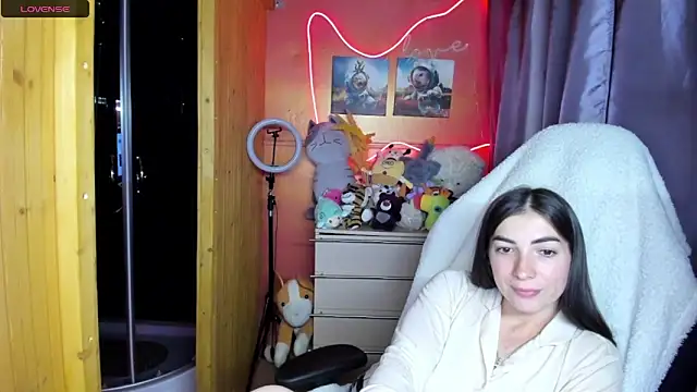 Fiery Brunette  online show from 05/21/26, 06:53