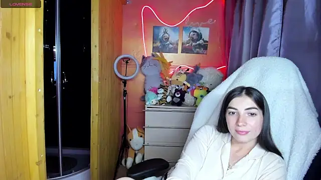 Fiery Brunette  online show from 06/13/26, 03:48