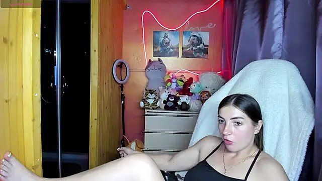 Fiery Brunette  online show from 07/17/26, 04:52