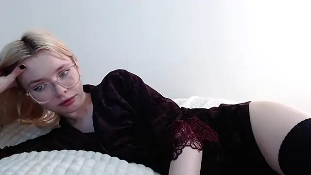 Snapshot of Sataobby chatting on 02/23/25, 04:24 Sataobby online show from 02/23/25, 04:24