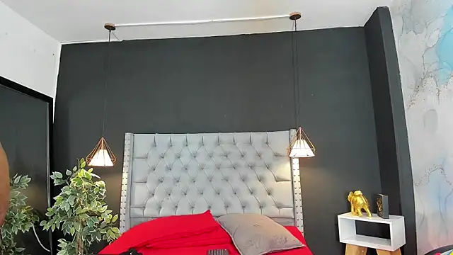 Tammy  vega  online show from 12/15/24, 03:45