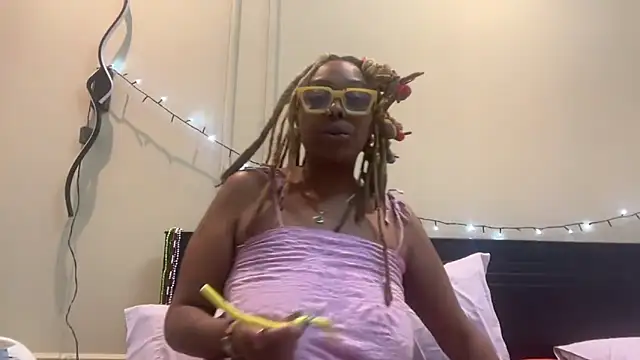 Snapshot of ChocolateCakeQueen chatting on 01/19/25, 05:58 ChocolateCakeQueen online show from 01/19/25, 05:58