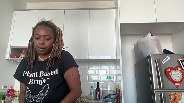 Snapshot of ChocolateCakeQueen chatting on 02/02/25, 09:13 ChocolateCakeQueen online show from 02/02/25, 09:13