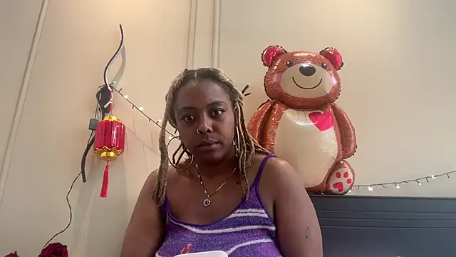 Snapshot of ChocolateCakeQueen chatting on 02/14/25, 09:10 ChocolateCakeQueen online show from 02/14/25, 09:10