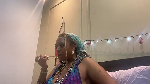 Snapshot of ChocolateCakeQueen chatting on 02/26/25, 01:21 ChocolateCakeQueen online show from 02/26/25, 01:21