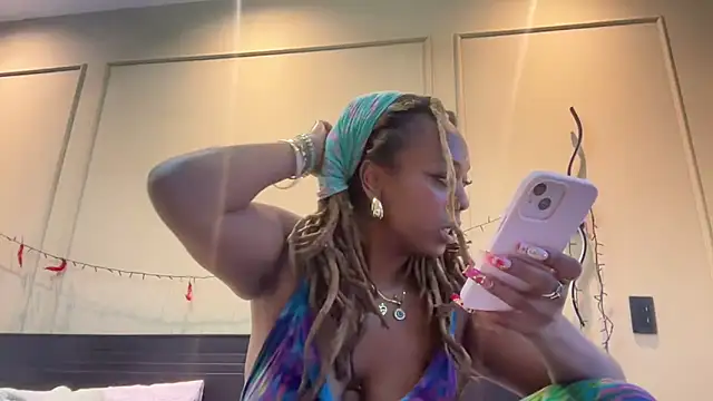 Snapshot of ChocolateCakeQueen chatting on 02/26/25, 11:26 ChocolateCakeQueen online show from 02/26/25, 11:26