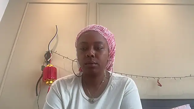 Snapshot of ChocolateCakeQueen chatting on 02/27/25, 06:42 ChocolateCakeQueen online show from 02/27/25, 06:42