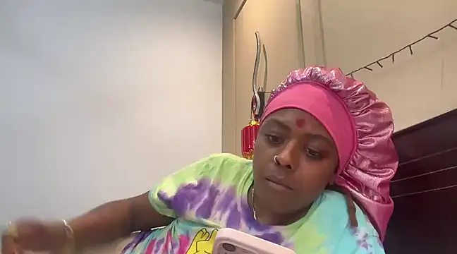 Snapshot of ChocolateCakeQueen chatting on 02/28/25, 09:33 ChocolateCakeQueen online show from 02/28/25, 09:33