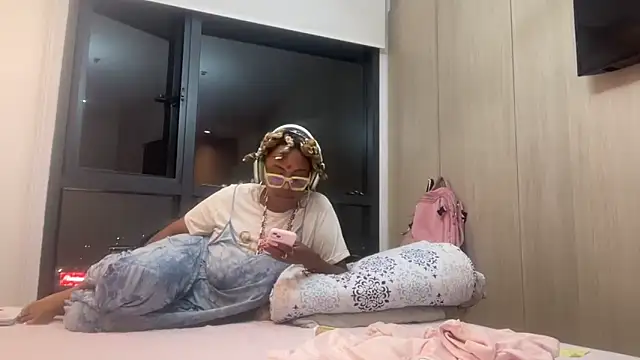 Snapshot of ChocolateCakeQueen chatting on 03/11/25, 01:26 ChocolateCakeQueen online show from 03/11/25, 01:26