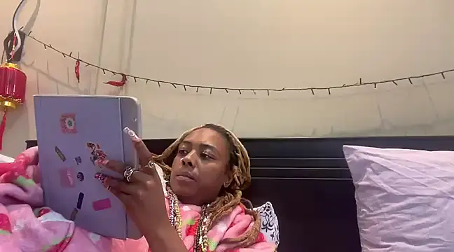 Snapshot of ChocolateCakeQueen chatting on 03/16/25, 10:53 ChocolateCakeQueen online show from 03/16/25, 10:53