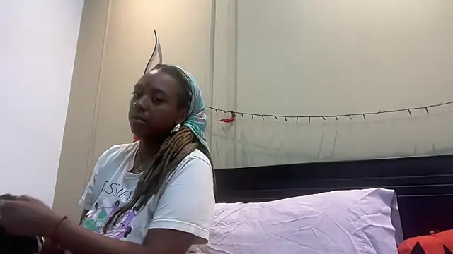 Snapshot of ChocolateCakeQueen chatting on 03/20/25, 03:13 ChocolateCakeQueen online show from 03/20/25, 03:13