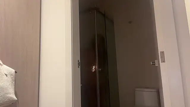 Snapshot of ChocolateCakeQueen chatting on 03/23/25, 06:58 ChocolateCakeQueen online show from 03/23/25, 06:58