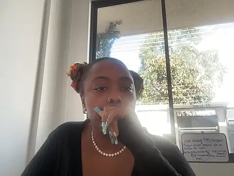 Snapshot of ChocolateCakeQueen chatting on 09/28/25, 07:41 ChocolateCakeQueen online show from 09/28/25, 07:41