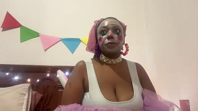 Snapshot of ChocolateCakeQueen chatting on 11/01/25, 03:52 ChocolateCakeQueen online show from 11/01/25, 03:52