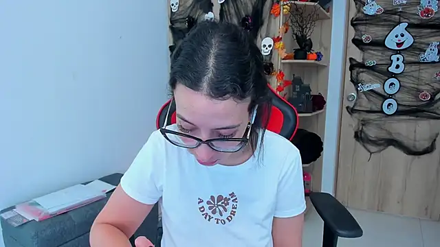 Snapshot of _amanda_seyfried19 chatting on 10/24/25, 04:58  amanda seyfried19 online show from 10/24/25, 04:58