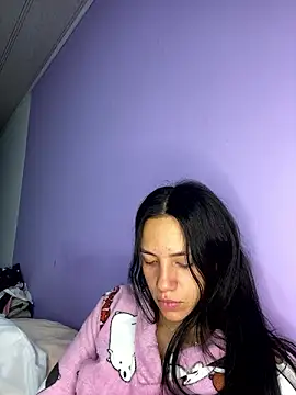 hannahb-e online show from 12/07/24, 02:20