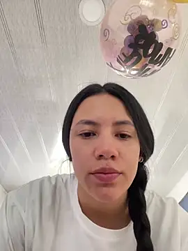 hannahb-e online show from 01/31/25, 03:44