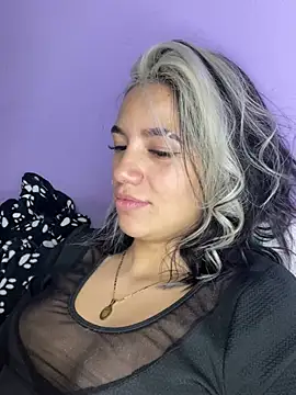 hannahb-e online show from 03/08/25, 12:11