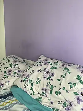 hannahb-e online show from 03/18/25, 08:26