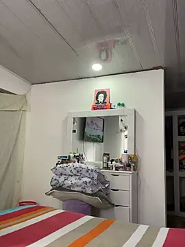 hannahb-e online show from 05/12/26, 12:02