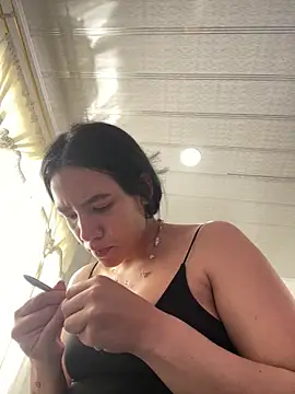 hannahb-e online show from 05/17/26, 06:04